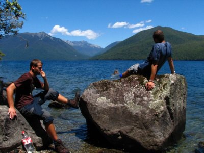 Track okolo Lake Rotoroa