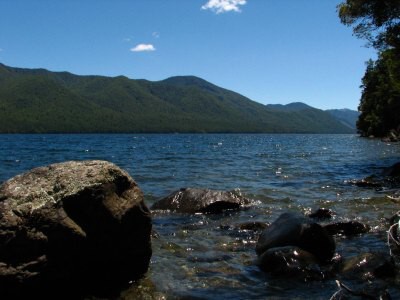 Track okolo Lake Rotoroa