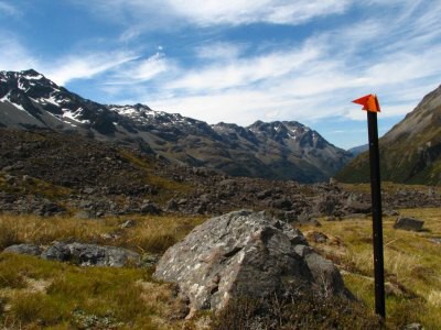 Track okolo Lake Rotoroa