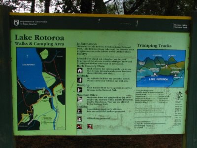 Track okolo Lake Rotoroa